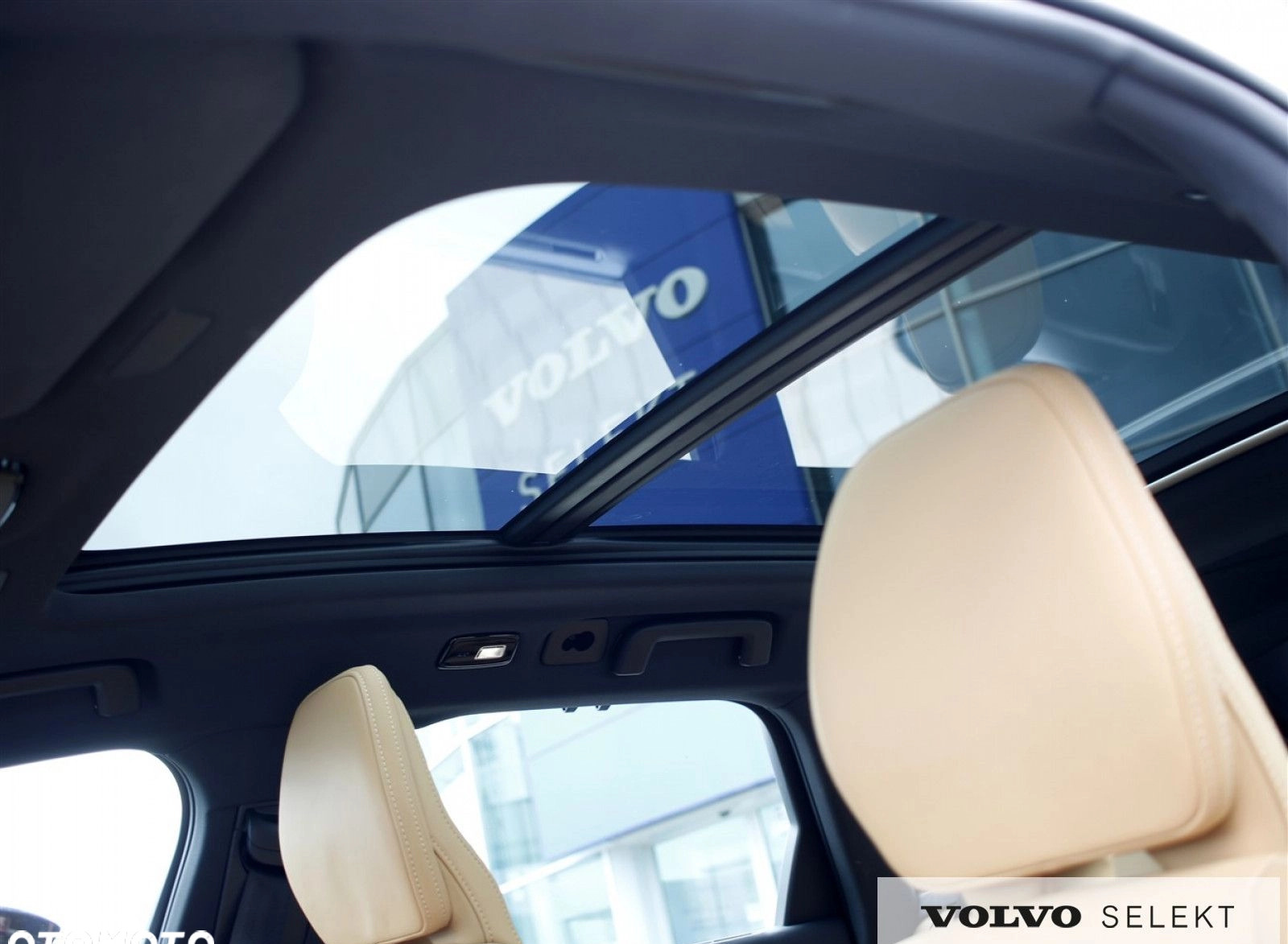 Volvo V90 Cross Country cena 325000 przebieg: 14000, rok produkcji 2023 z Tychy małe 704